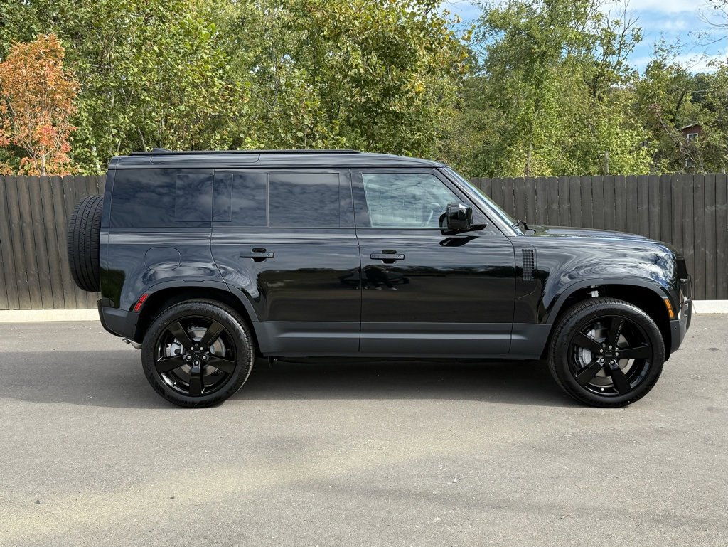 New 2026 Land Rover Defender 110 S image 7