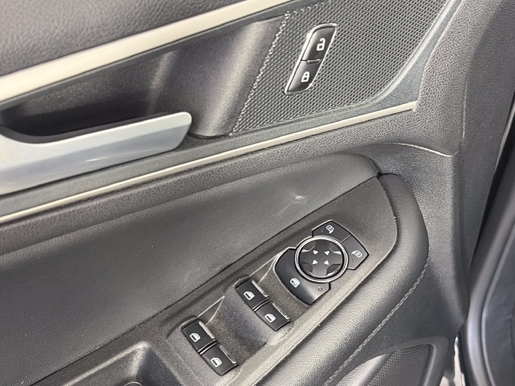 Used 2024 Ford Edge SEL AWD/4WD image 25