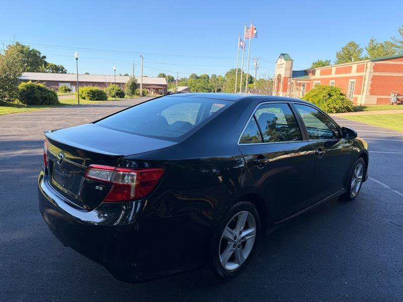 Used 2012 Toyota Camry SE FWD image 6