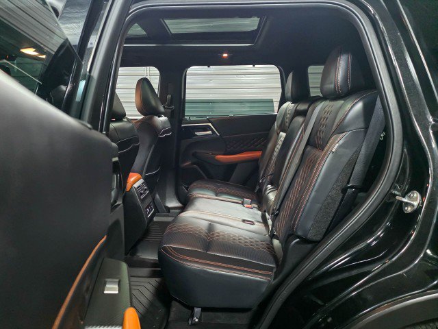 Used 2023 Mitsubishi Outlander SEL 40th Anniversary AWD/4WD image 15