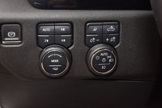 Used 2022 Chevrolet Silverado 1500 High Country w/ High Country Premium Package AWD/4WD image 31