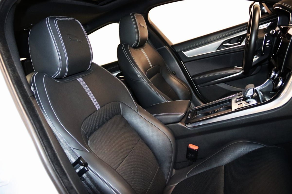 Used 2021 Jaguar XF R-Dynamic SE image 59