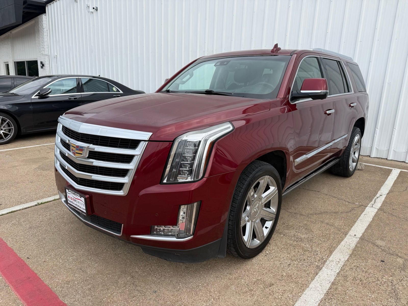 Used 2016 Cadillac Escalade Premium AWD/4WD image 1