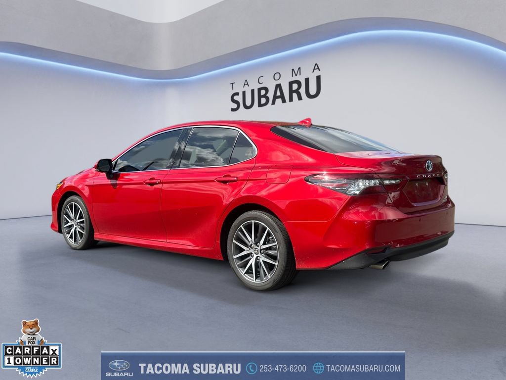 Used 2024 Toyota Camry XLE w/ Navigation Package FWD image 3