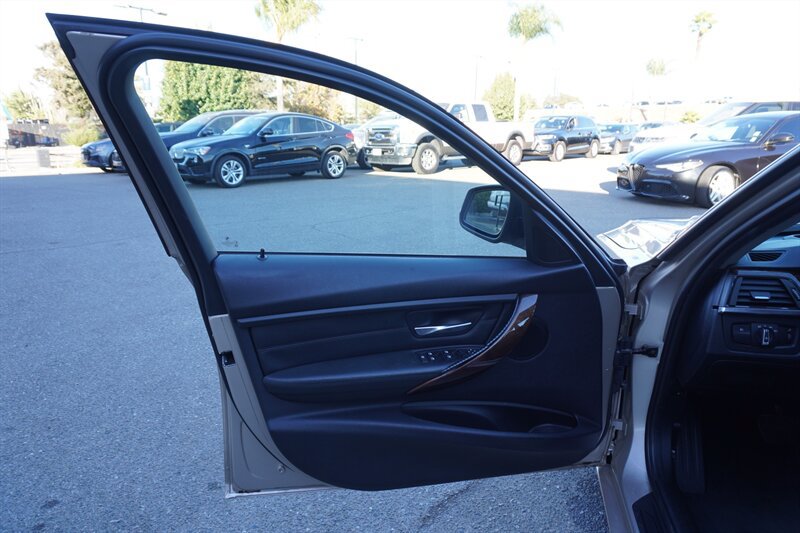 Used 2014 BMW 328i Sedan RWD image 11