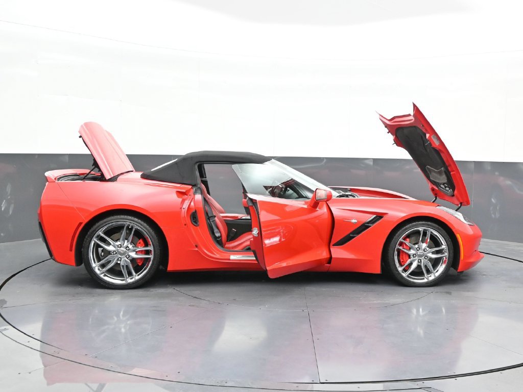 Used 2015 Chevrolet Corvette Stingray Convertible w/ 2LT Preferred Equipment Group RWD image 31