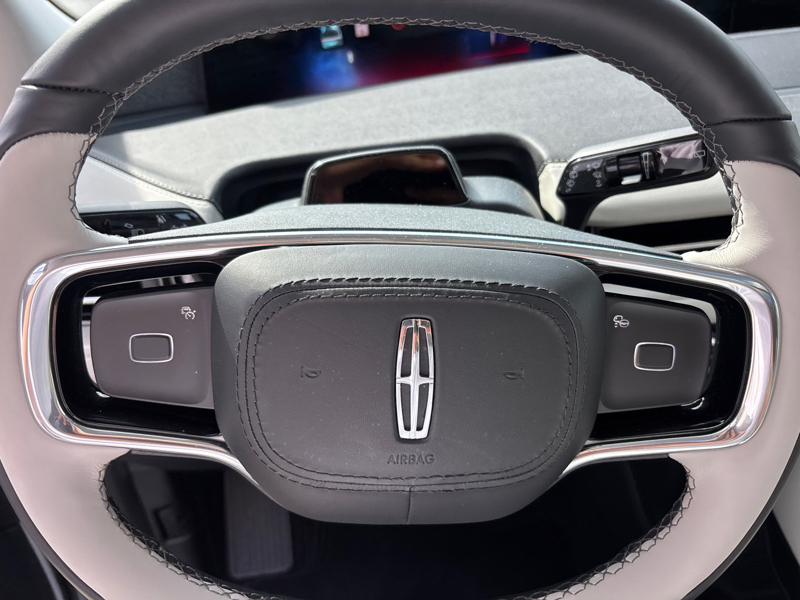 New 2026 Lincoln Navigator Reserve AWD/4WD image 15