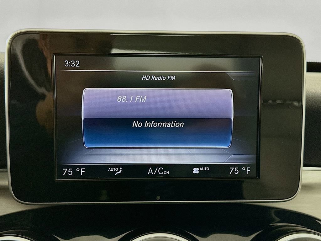 Used 2015 Mercedes-Benz C 300 Sedan image 14