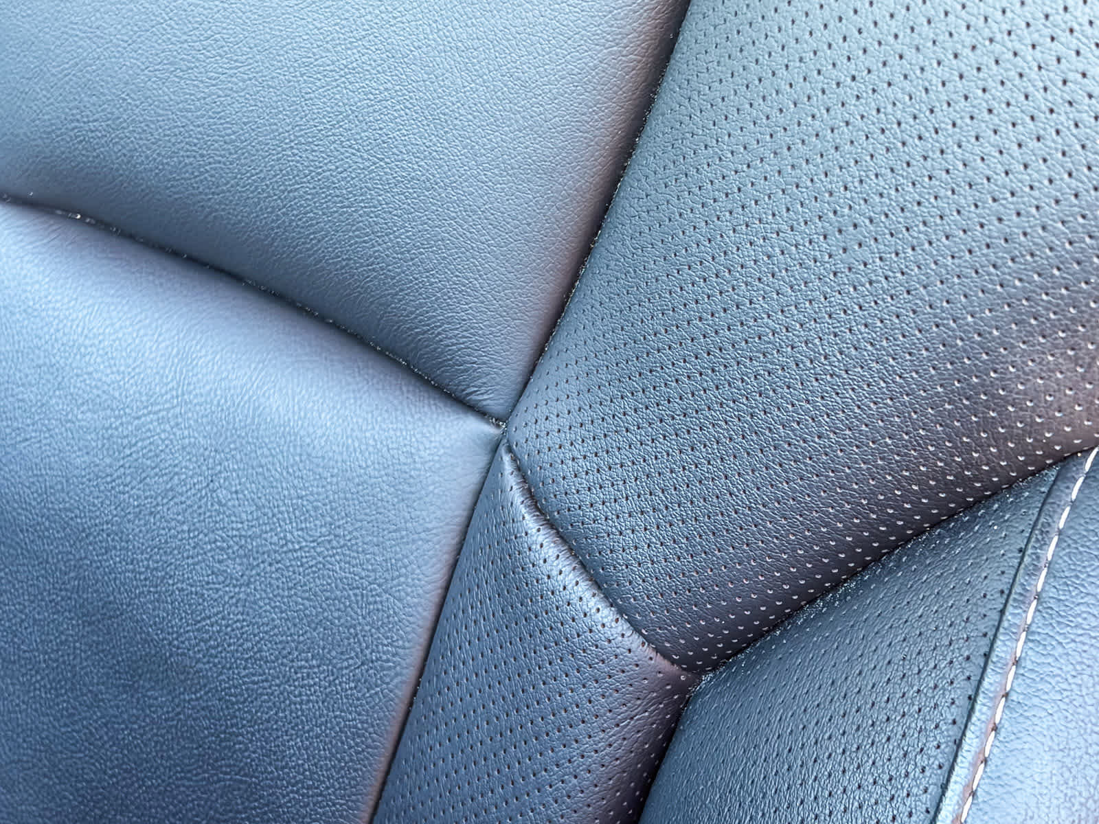 Used 2023 Subaru Ascent Limited w/ Technology Package image 23