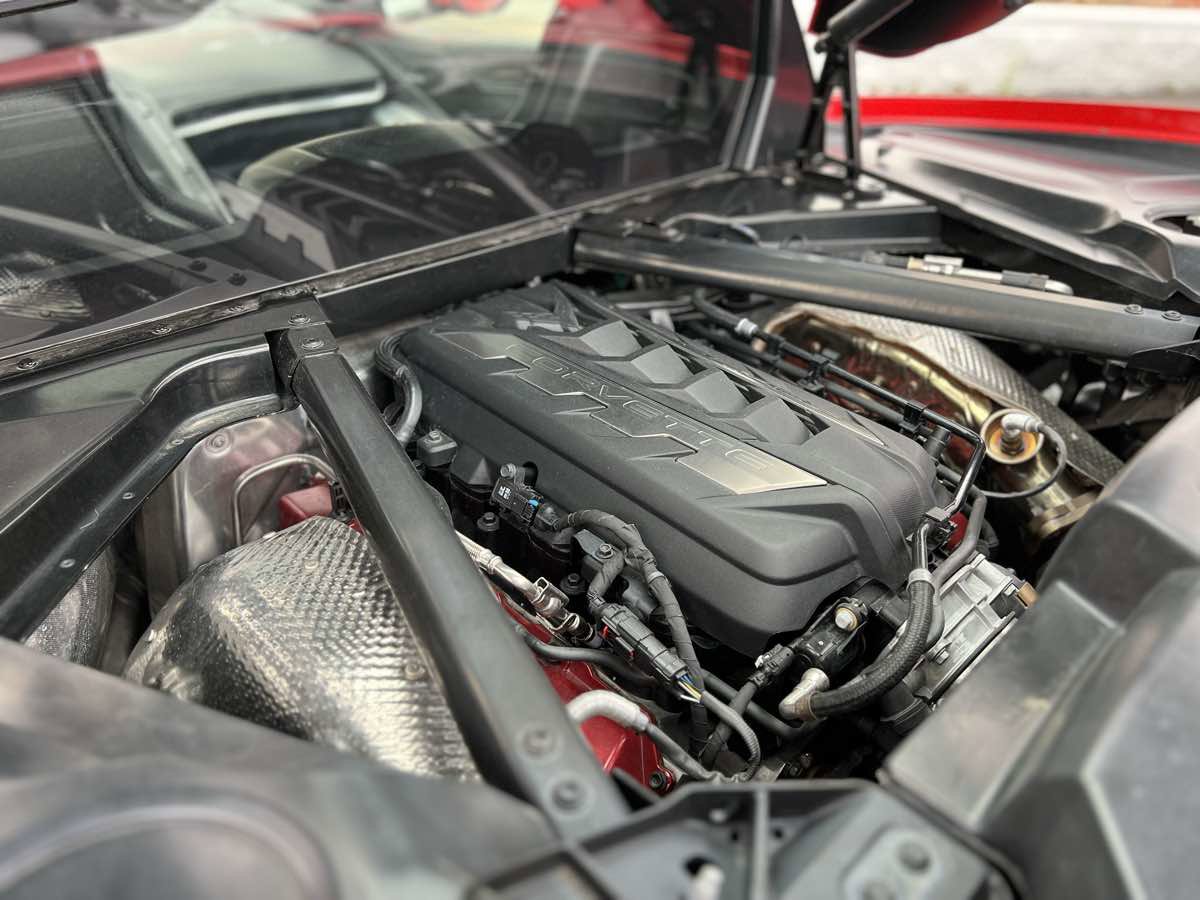 Used 2021 Chevrolet Corvette Stingray Coupe w/ Z51 Performance Package RWD image 7