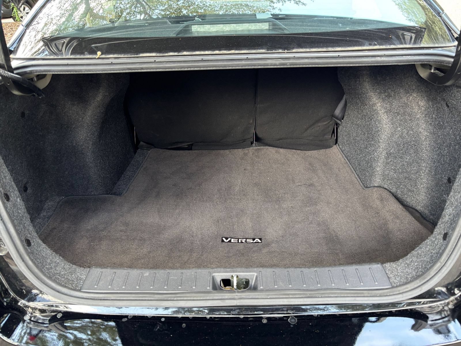 Used 2025 Nissan Versa SV FWD image 29
