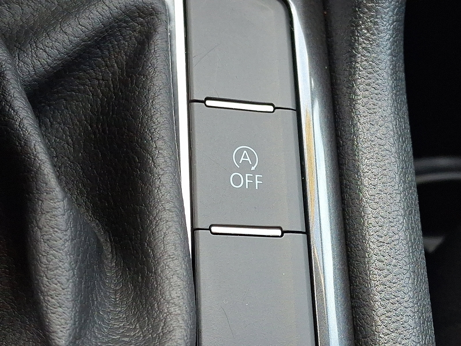 Used 2024 Volkswagen Tiguan Wolfsburg Edition image 24