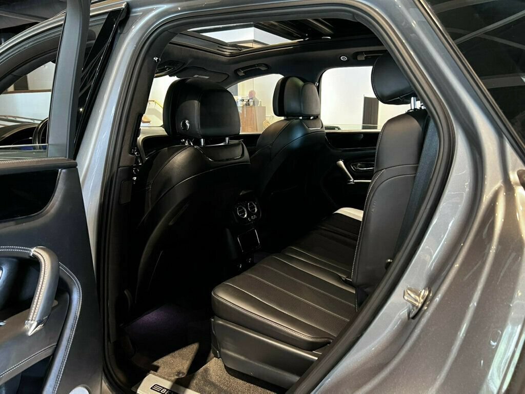 Used 2018 Bentley Bentayga AWD/4WD image 12