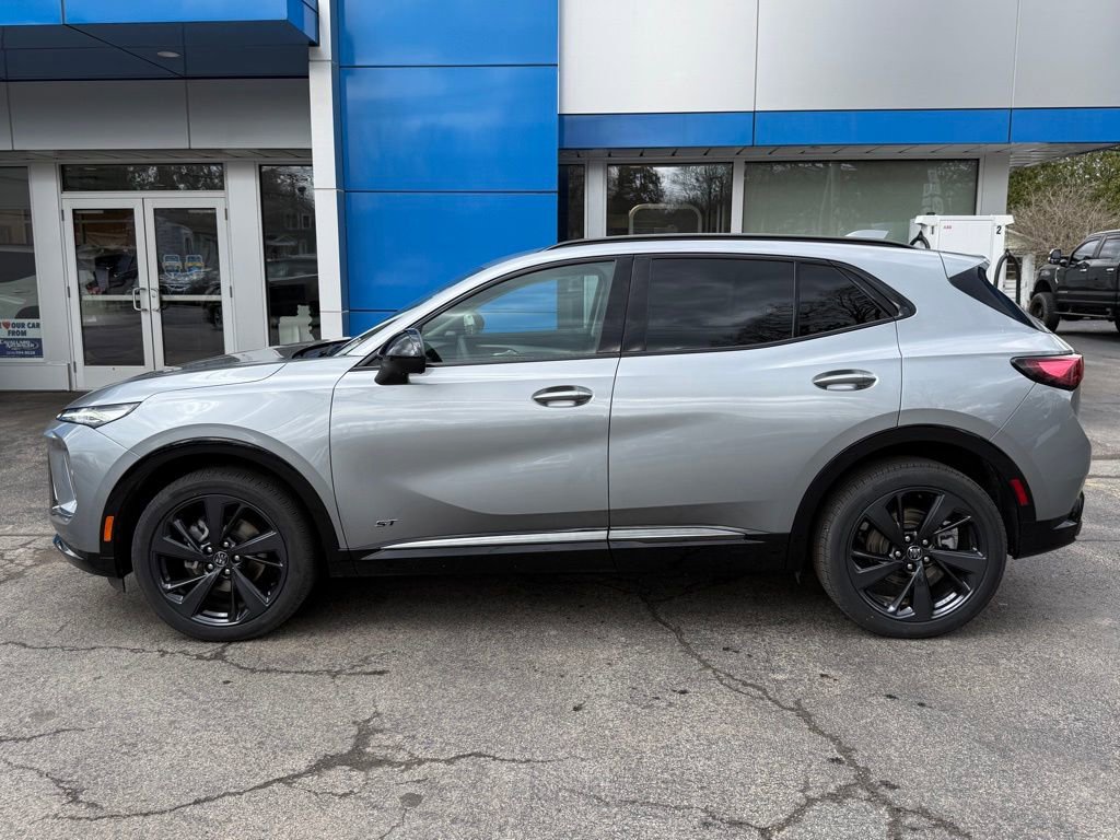 Used 2025 Buick Envision Sport Touring image 8