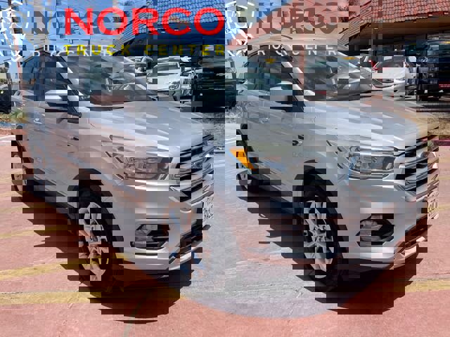 Used 2017 Ford Escape SE image 2