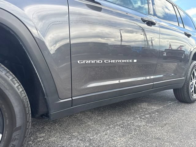 Used 2024 Jeep Grand Cherokee L Limited w/ Trailer Tow Package RWD image 5