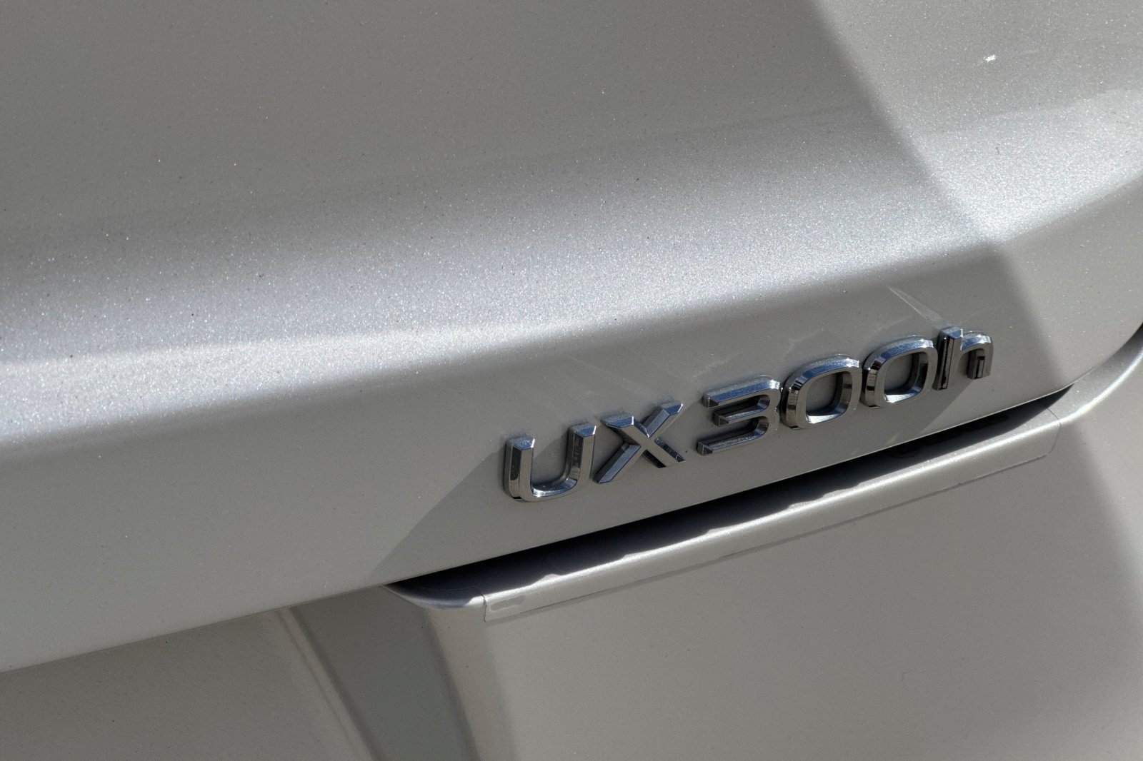 Used 2025 Lexus UX 300h FWD w/ Accessory Package (Z2) image 29