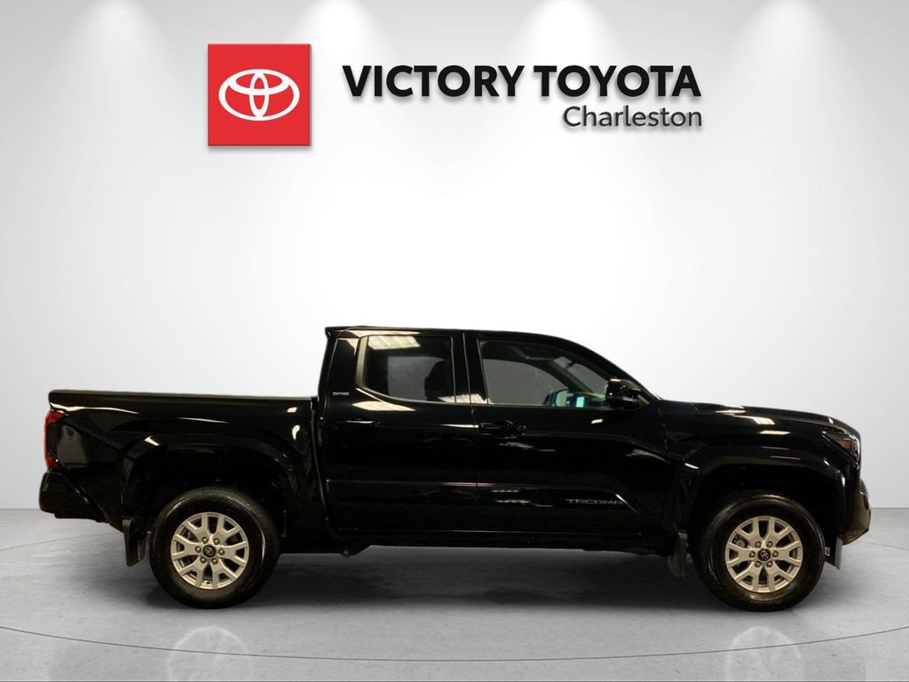 Used 2025 Toyota Tacoma SR5 AWD/4WD image 6