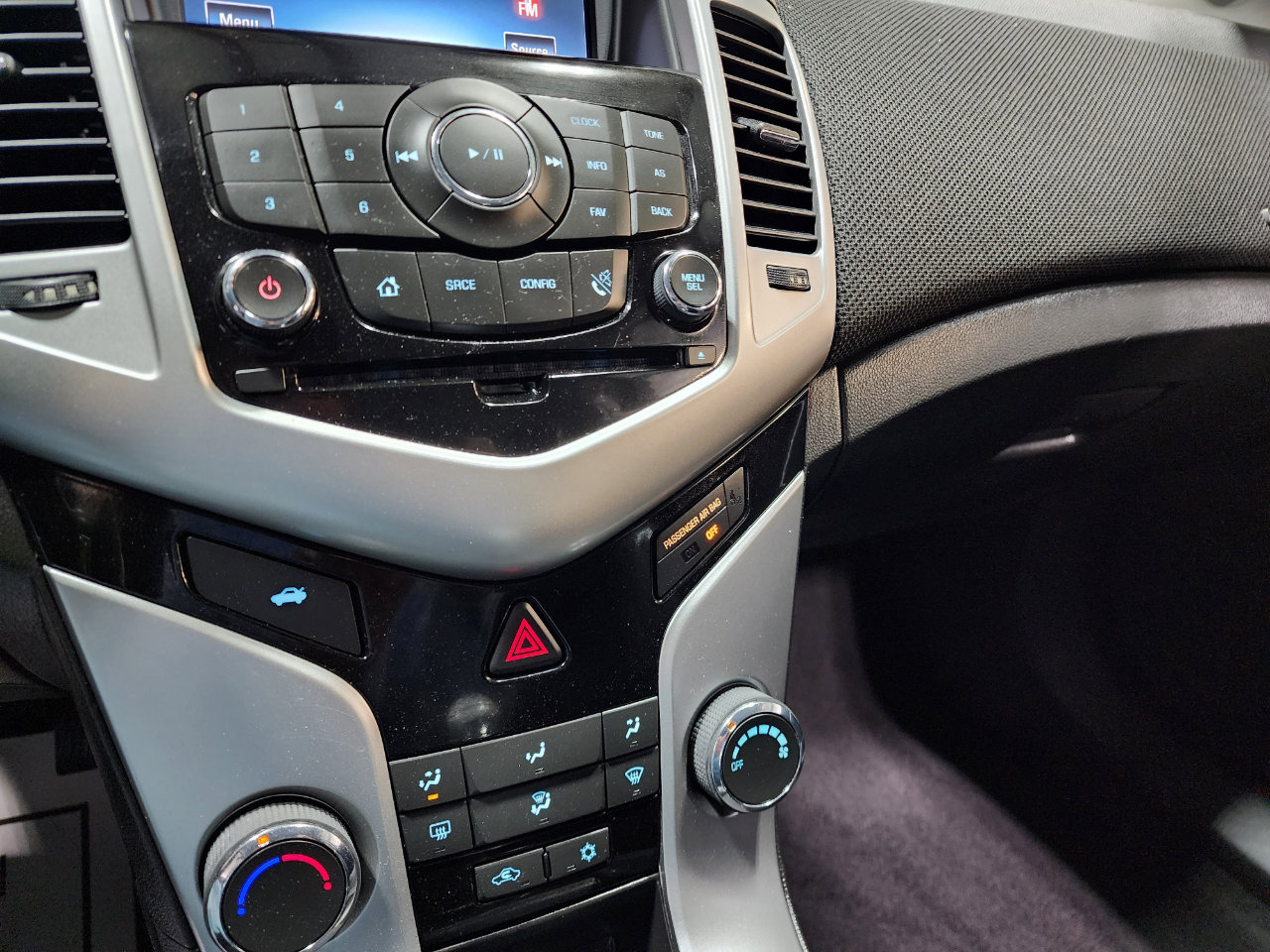 Used 2016 Chevrolet Cruze LT image 31