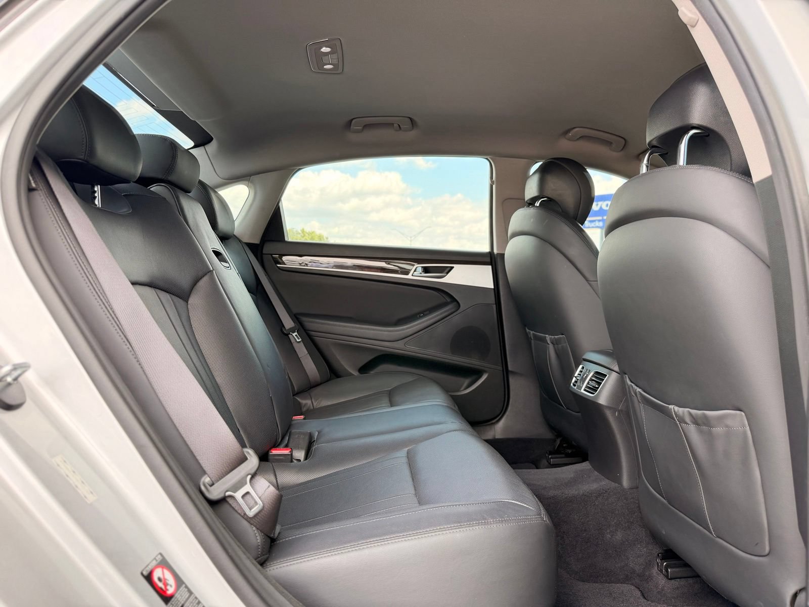 Used 2017 Genesis G80 3.8 AWD/4WD image 24