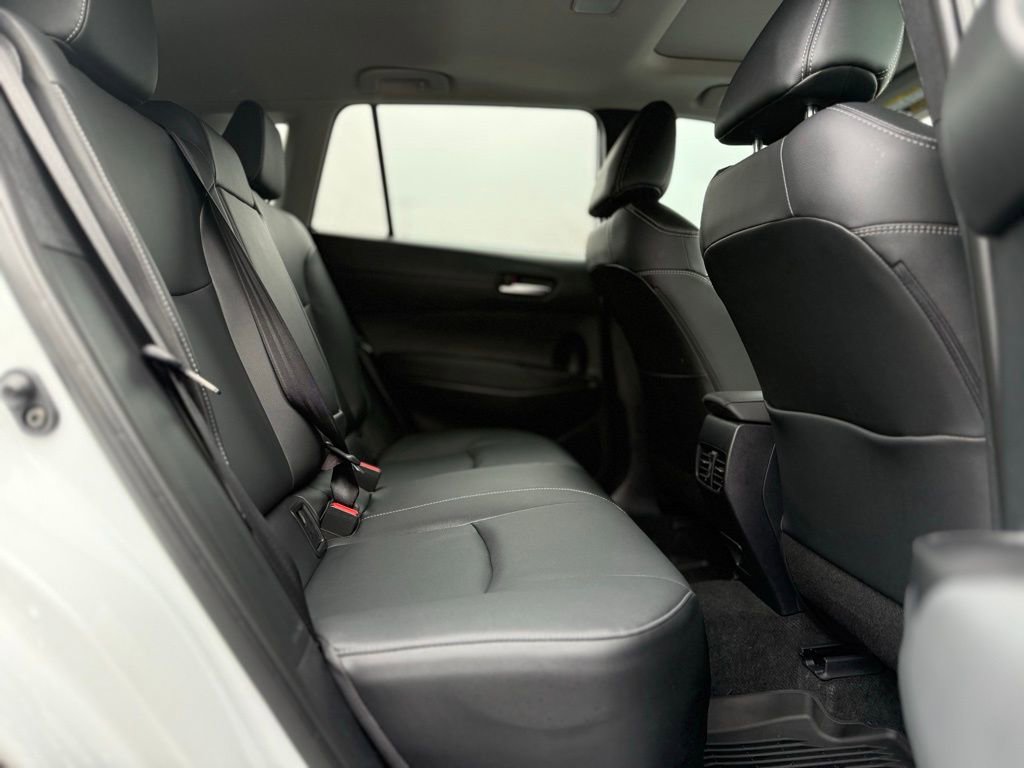 Certified 2022 Toyota Corolla Cross XLE w/ Convenience Package image 18