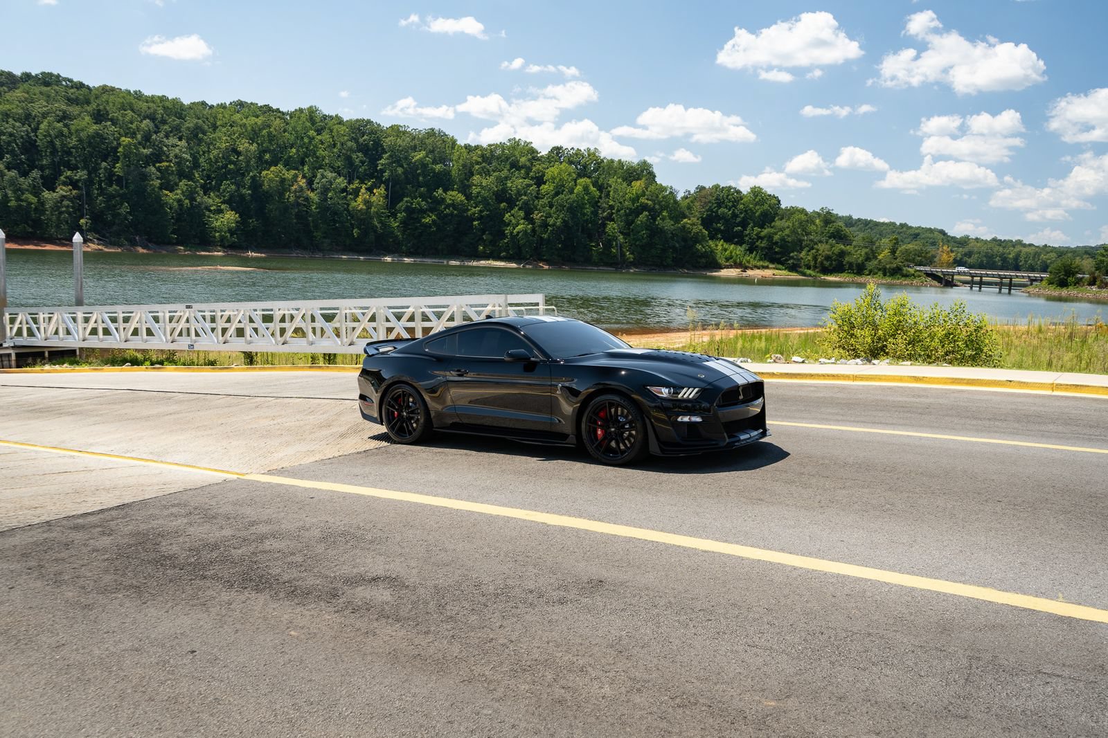 Used 2021 Ford Mustang Shelby GT500 w/ Technology Package RWD image 32