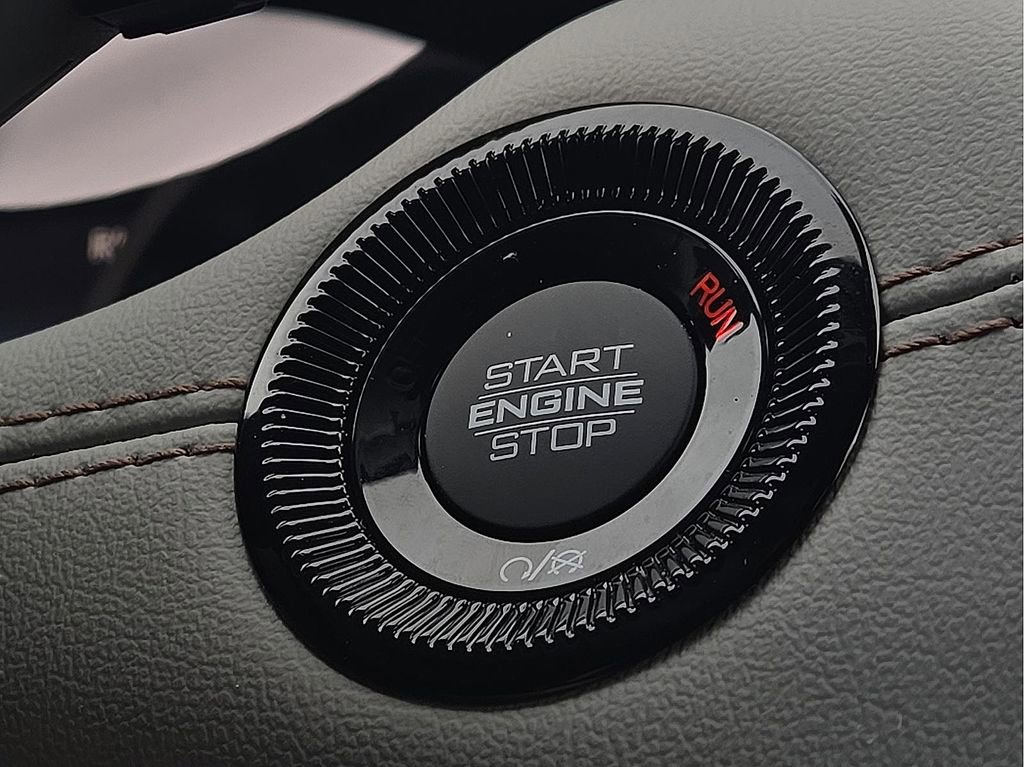 Used 2026 Jeep Compass Limited AWD/4WD image 15