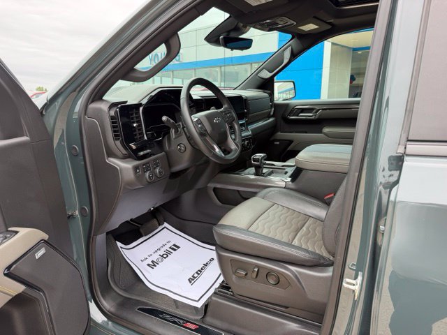 Used 2025 Chevrolet Silverado 1500 ZR2 w/ Technology Package AWD/4WD image 15