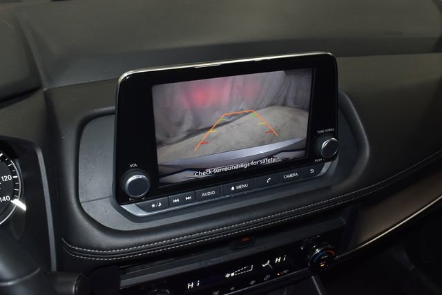 Used 2025 Nissan Rogue SV image 15