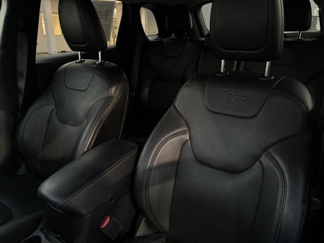 Used 2020 Jeep Cherokee Limited FWD image 12
