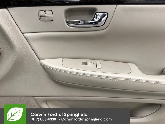 Used 2011 Cadillac DTS Luxury image 23