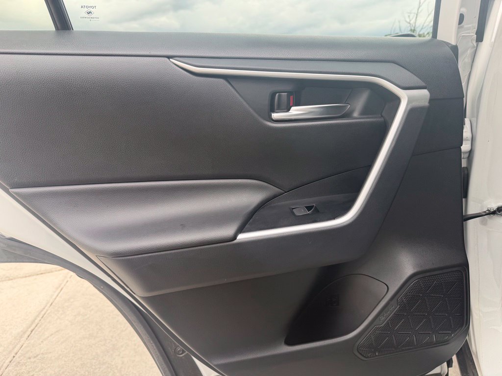 Used 2025 Toyota RAV4 XLE AWD/4WD image 22