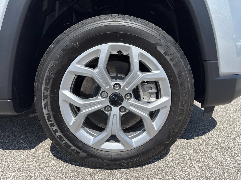 Used 2025 Jeep Compass Sport AWD/4WD image 41