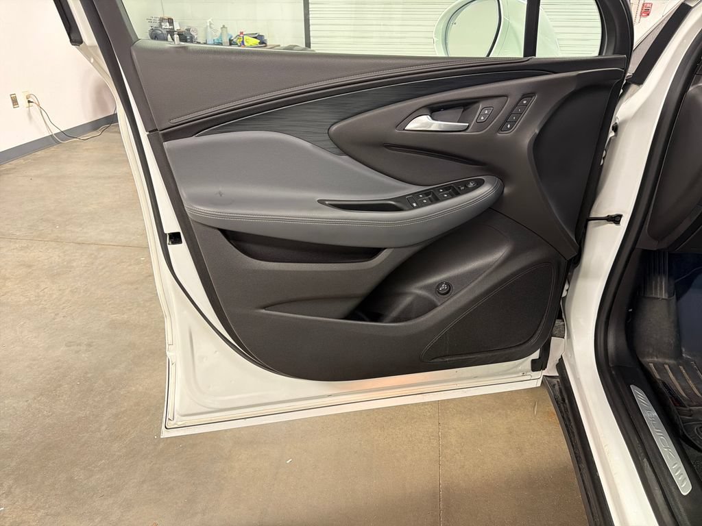Used 2020 Buick Envision Essence w/ Experience Buick Package FWD image 22