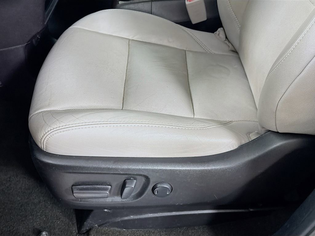 Used 2018 Toyota Sienna Limited Premium w/ Carpet Mat Package image 23