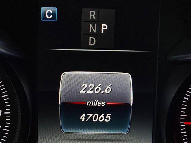 Used 2017 Mercedes-Benz GLC 300 4MATIC image 4
