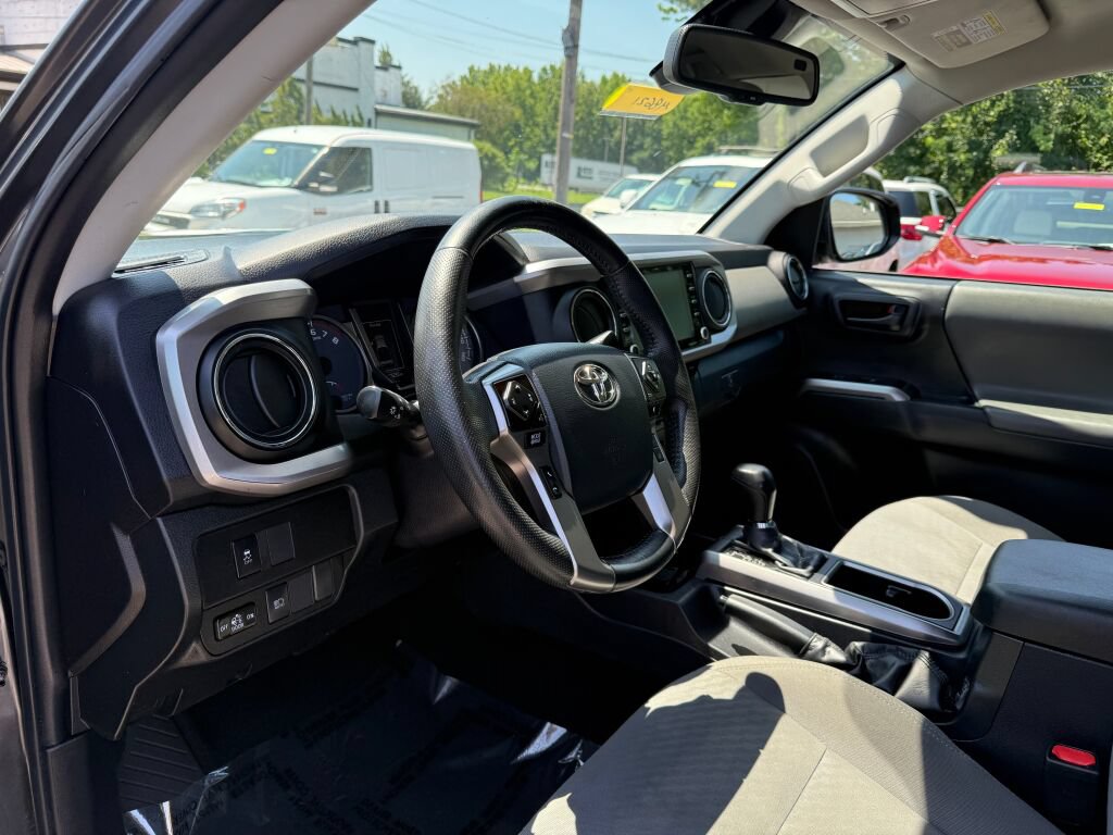 Used 2023 Toyota Tacoma SR5 w/ Technology Package AWD/4WD image 11