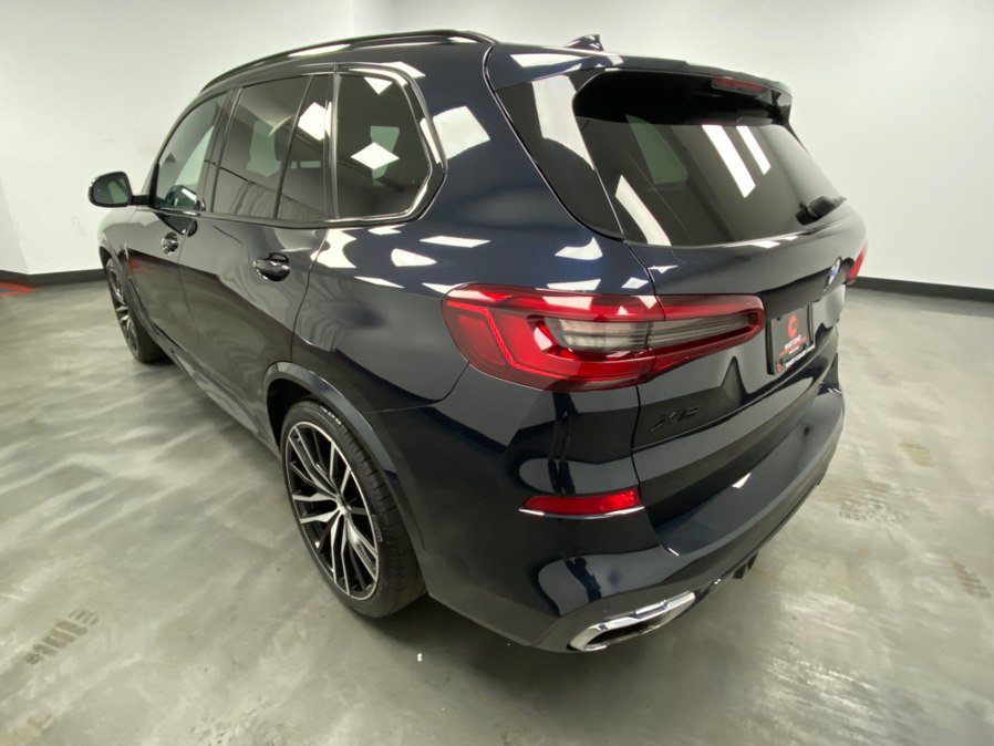 Used 2019 BMW X5 xDrive50i w/ M Sport Package AWD/4WD image 4