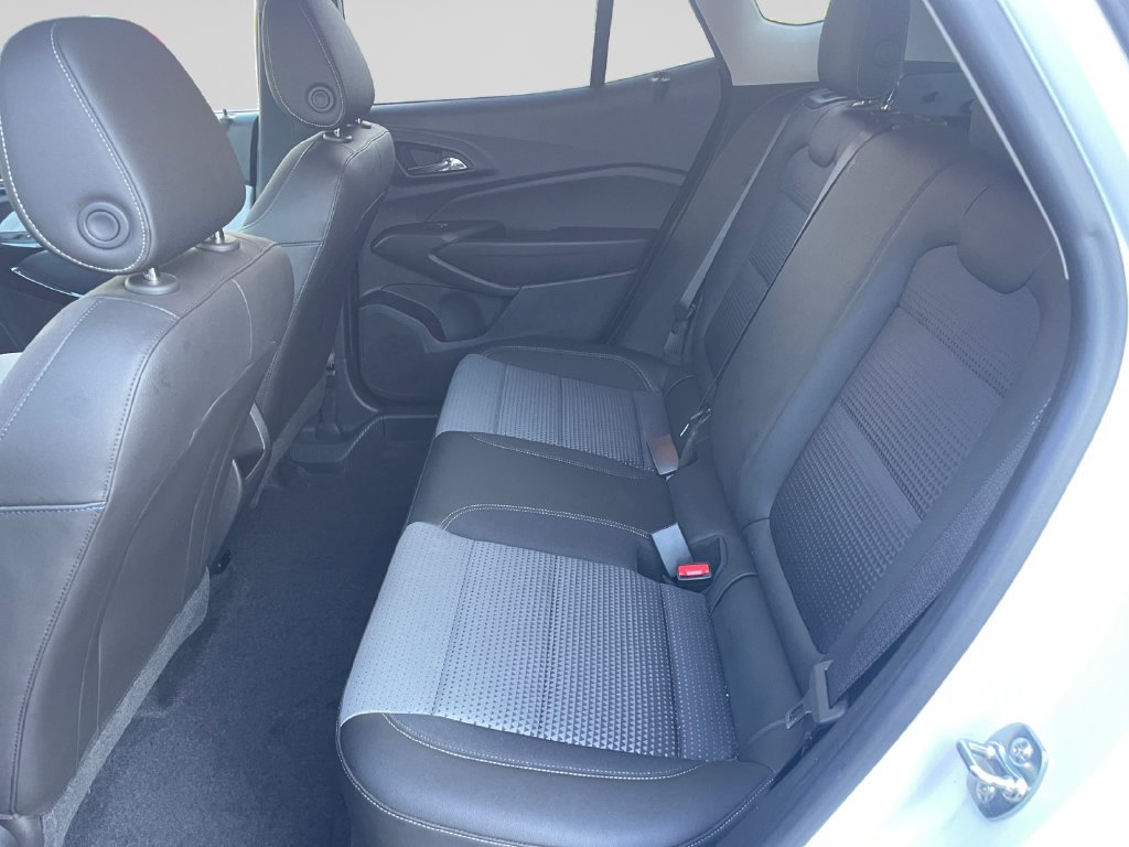 Used 2025 Chevrolet Trax LT w/ Driver Confidence Package FWD image 18