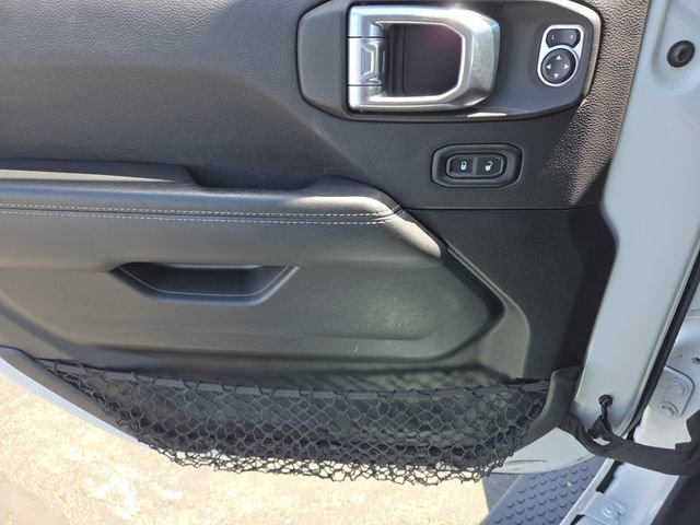 Used 2021 Jeep Wrangler Unlimited Sahara w/ Uconnect 4C Nav & Sound Group AWD/4WD image 31