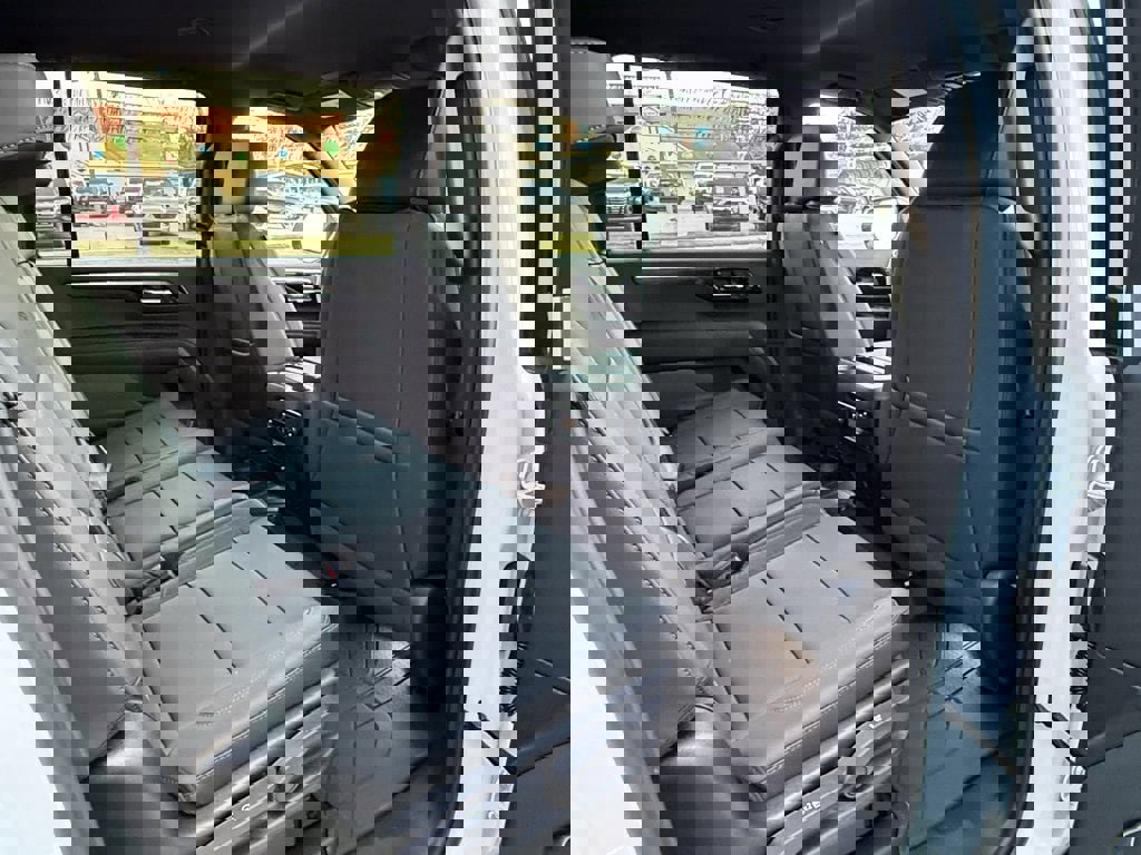 New 2026 Chevrolet Suburban LT w/ LPO, Dark Essentials Package image 44