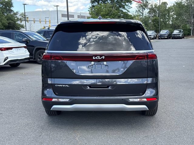 Used 2023 Kia Carnival LX FWD image 3