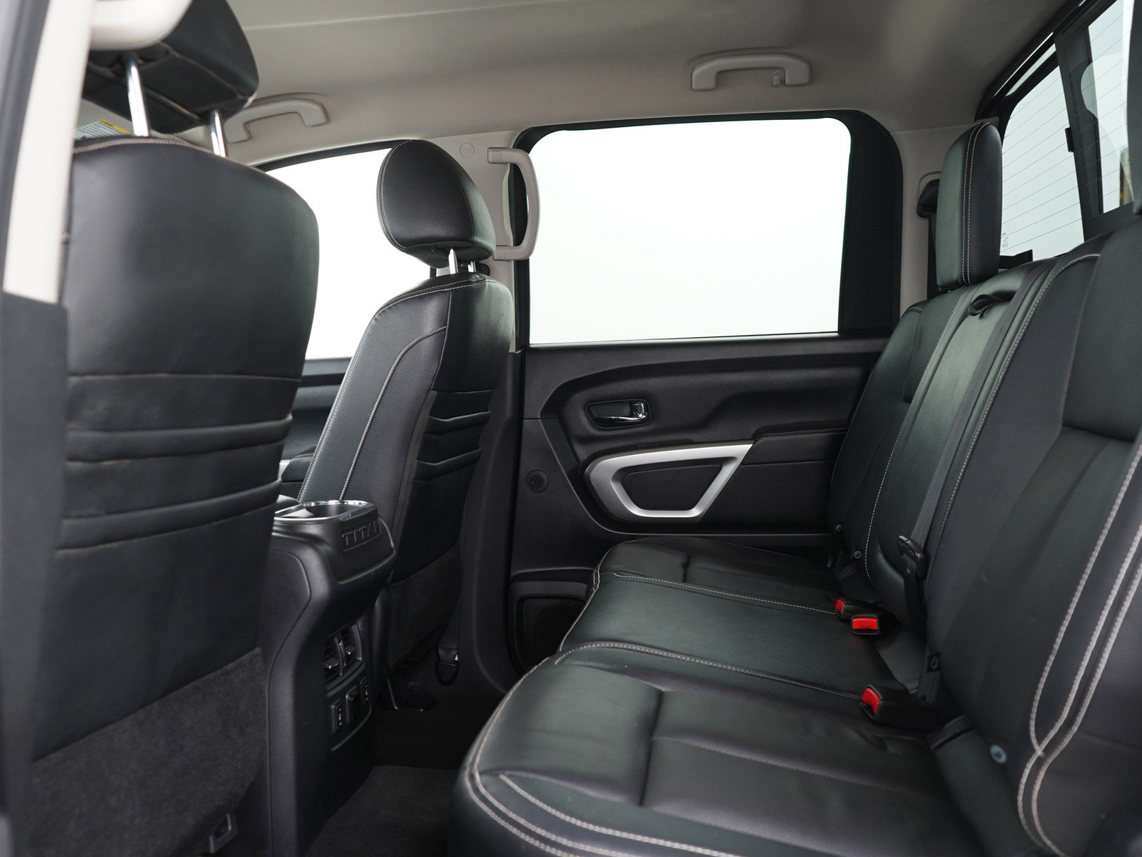 Used 2017 Nissan Titan PRO-4X AWD/4WD image 17