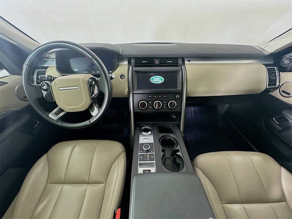 Used 2020 Land Rover Discovery Landmark image 10