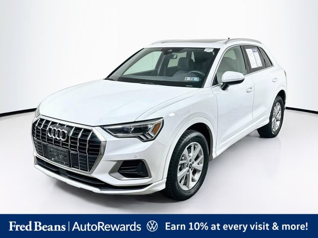 Used 2023 Audi Q3 2.0T Premium w/ Convenience Package AWD/4WD image 3