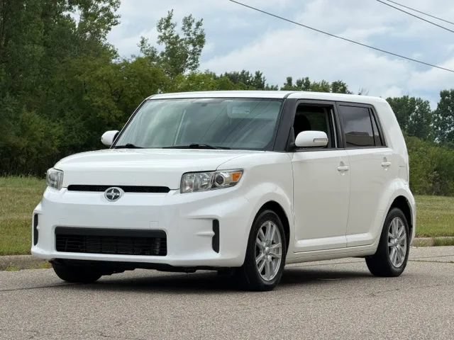 Used 2012 Scion xB FWD image 6