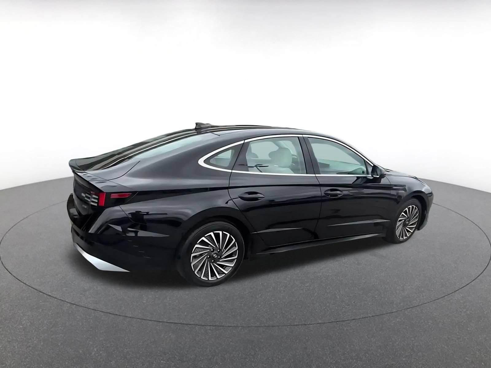 Used 2025 Hyundai Sonata SEL FWD image 14