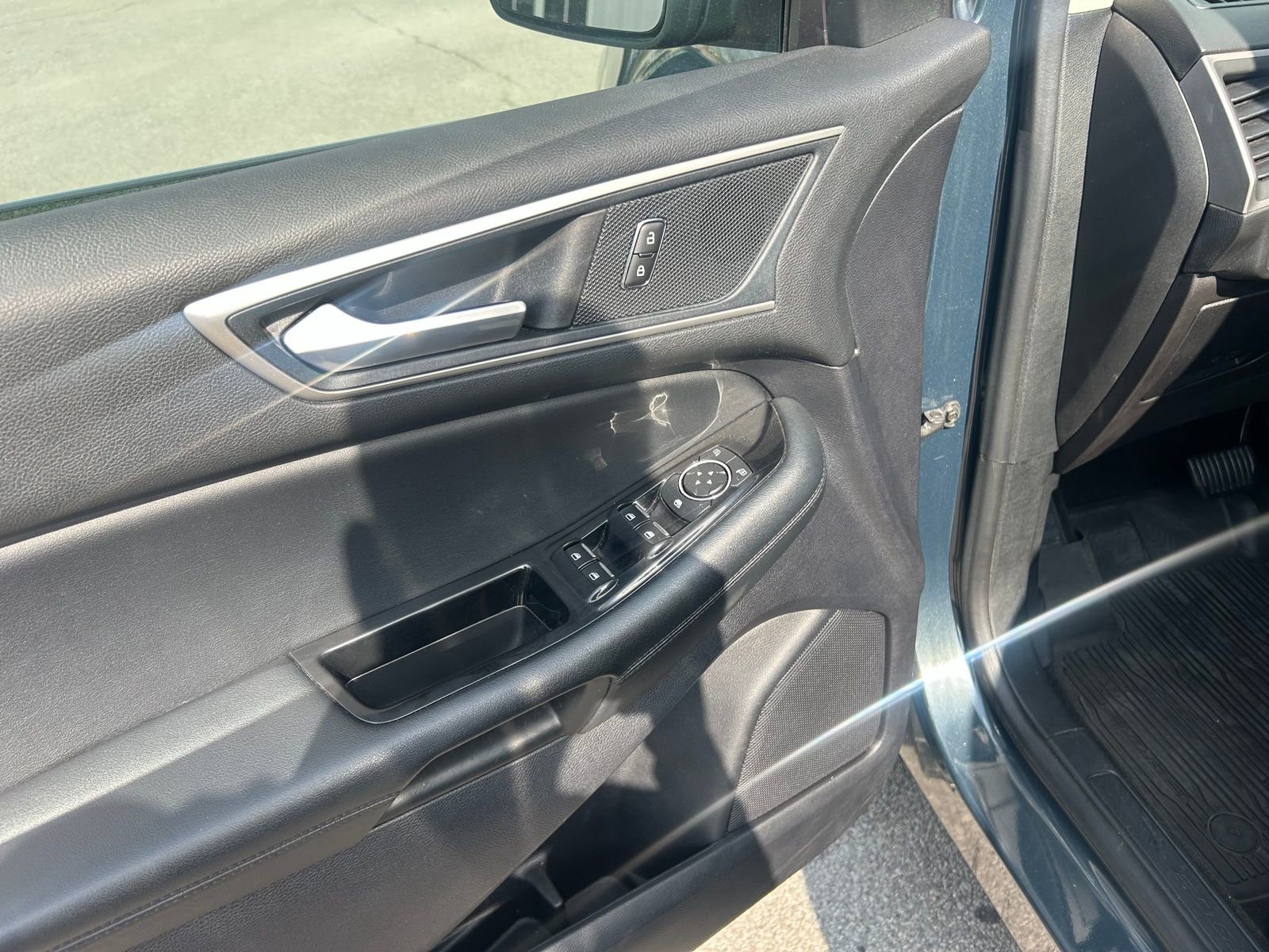 Used 2019 Ford Edge SEL w/ Equipment Group 201A image 9