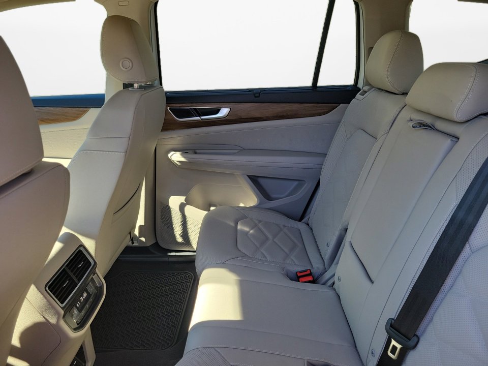 New 2026 Volkswagen Atlas SE image 13