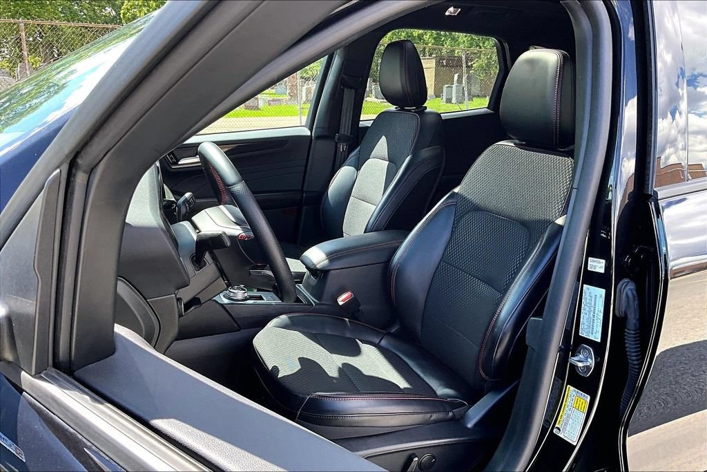Used 2024 Ford Escape ST-Line w/ Tech Pack #1 AWD/4WD image 24